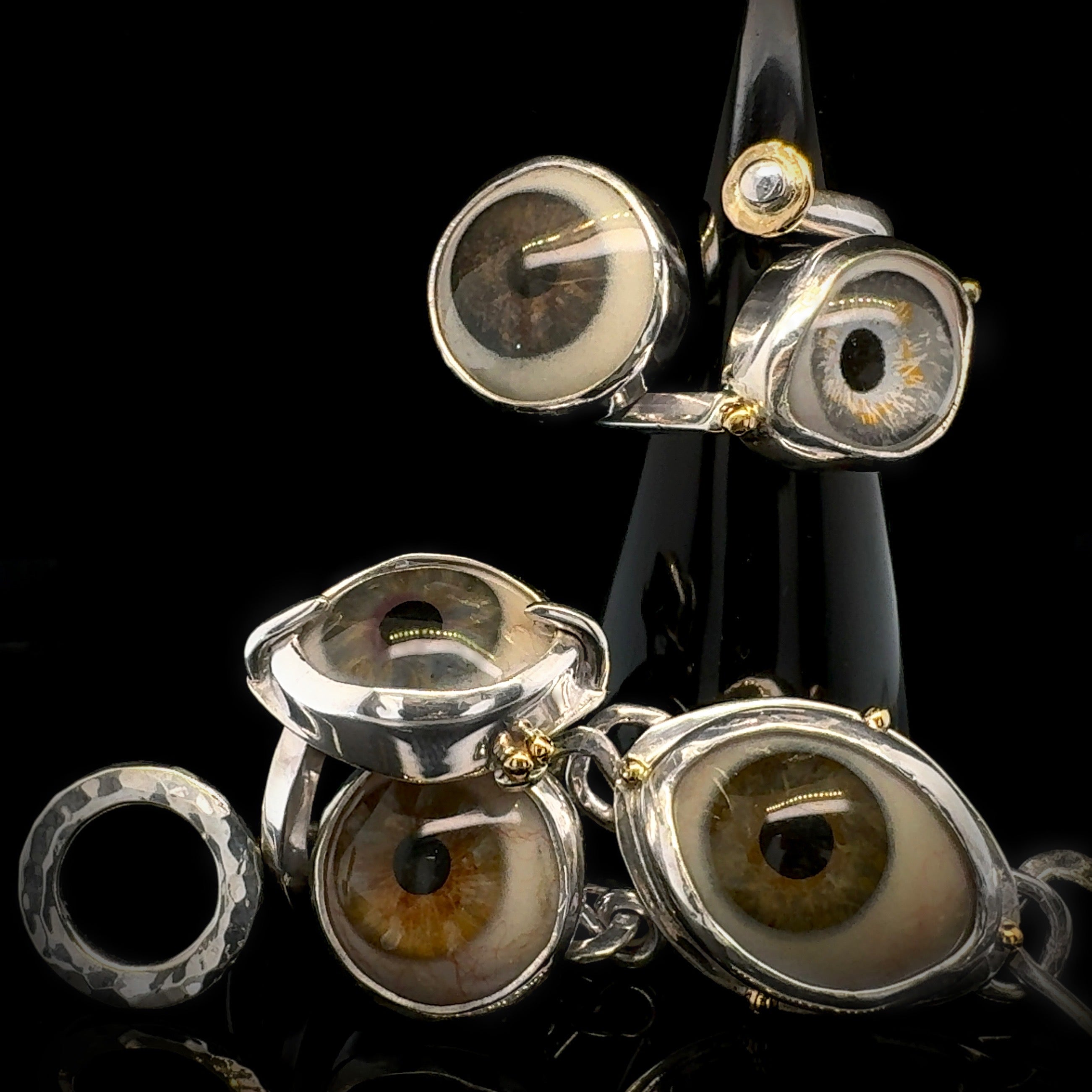 Prosthetic Eye Jewelry rings | Eyeba x Anaïs & Alaïa
